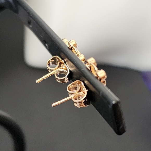 Gold Filled Bee Post Earrings New - Picture 3 of 5